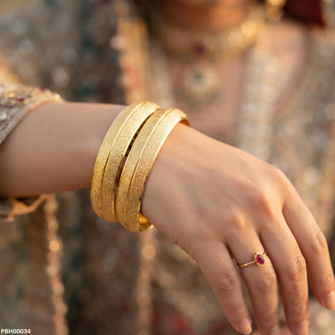 PBH00034 MZM Textured Gold Bangle
