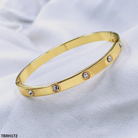 This stylish TBRH172 XHU Imp Bracelet Openable - CBRH from TJ Wholesale Pakistan is the perfect fashion accessory for any occasion. Made with high-quality materials, it adds a touch of glamour and elegance to any outfit. Elevate your style with this fashionable and affordable piece of artificial jewelry.