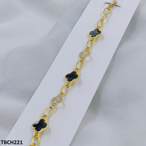 Introducing the TBCH221 ZXS Clover Beads Bracelet - the perfect addition to your fashion collection. Made with expert craftsmanship and quality materials, this openable bracelet from TJ Wholesale Pakistan is both fashionable and timeless. Elevate any outfit with this stylish and affordable fashion accessory.