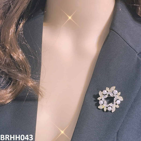 BRHH043 YMO Pearl Butterfly Broach - BRHH