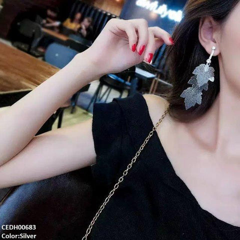 CEDH00683 SIQ Leaf Drop Earrings - CEDH