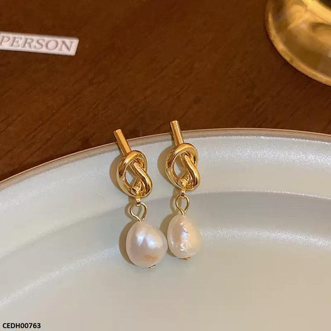 CEDH00763 YYZ Pearl Drop Earrings - CEDH