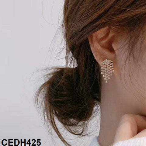 CEDH425 YQG Arrow Drop Earrings Pair - CEDH