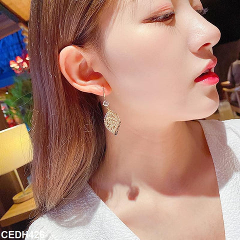 CEDH426 YQG Leaf Drop Earrings Pair - CEDH