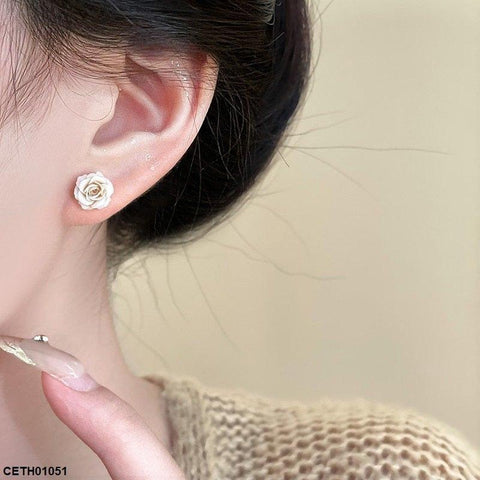 CETH01051 YYZ Flower Stud Tops Pair - CETH