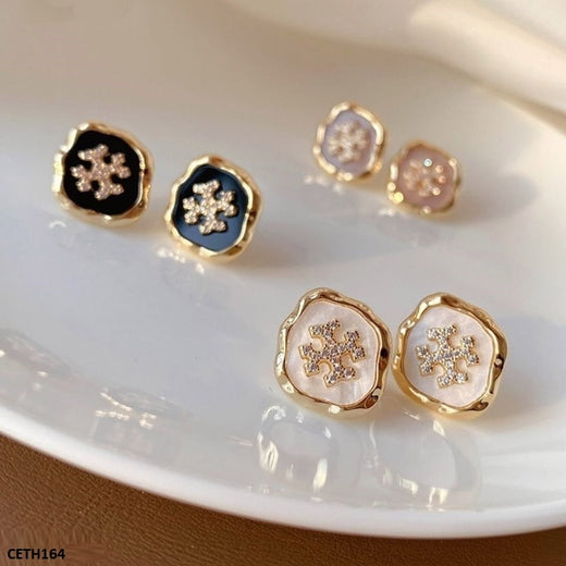 The CETH164 SYB Ear Tops Pair will give your ensemble a stylish touch. These sophisticated fashion jewelry items lend a sense of refinement to your ensemble because they are crafted from premium materials. These artificial jewelry pieces, from TJ Wholesale, Pakistan , are a wonderful addition to any wardrobe.