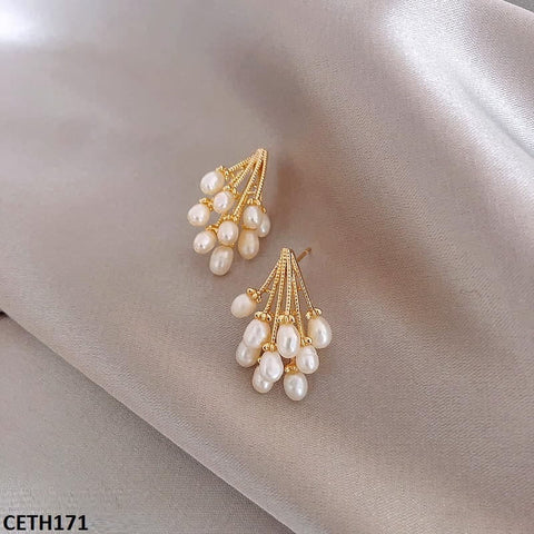 Experience the perfect balance of fashion and affordability with our CETH171 SIQ Flower Tops Pair from TJ Wholesale Pakistan. These trendy fashion accessories are made from high-quality artificial materials, making them the ideal choice for any stylish individual. Upgrade your wardrobe with our elegant flower tops and add a touch of sophistication to any outfit