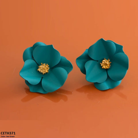 Crafted with precision, the CETH371 LSH Painted Flower Stud Tops Pair - CETH adds a touch of elegance to your wardrobe. These stylish fashion accessories are the perfect addition to any outfit, providing a classic and timeless appeal. Made with high-quality materials, this pair is a must-have for any fashion-forward individual.