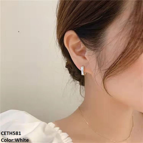 CETH581 YHC Curved Ear Tops Pair - CETH