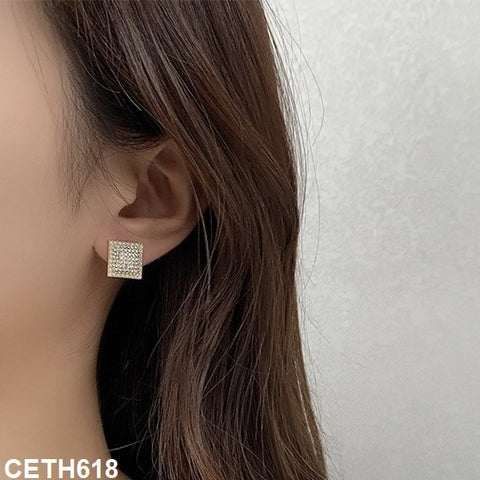 CETH618 YQG Square Ear Tops Pair - CETH