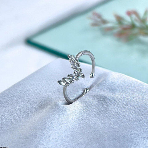 CRSH00751 QWN Dainty Crown Ring - CRSH