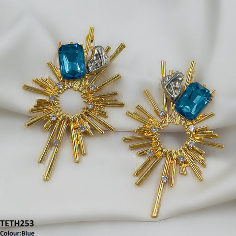 Expertly crafted and designed, the TETH253 CHU Ear Tops Pair from TJ Wholesale Pakistan is the perfect addition to any outfit. Made with high-quality materials and featuring fashionable, artificial jewelry, these ear tops are a must-have fashion accessory. Elevate your style with this stunning and versatile pair.