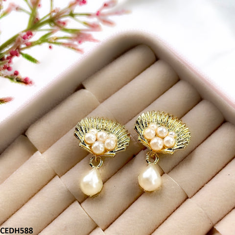 CEDH588 SDQ Shell Pearl Drop Earrings - CEDH