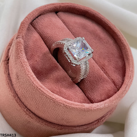 Add a touch of style to any outfit with the TRSH413 CSH Square Ring from TJ Wholesale Pakistan! This fashion jewelry piece is a must-have fashion accessory that will elevate your look. Made with high-quality materials, it's the perfect addition to any jewelry collection. Get yours now!