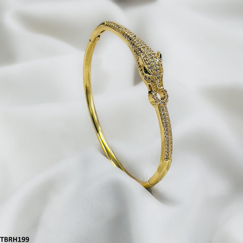Expertly crafted, this TBRH199 GXN Imp Bracelet from TJ Wholesale Pakistan is a must-have fashion accessory. Made with high-quality materials, this bracelet is an affordable alternative to expensive jewelry. Perfect for any occasion, it adds a touch of elegance to any outfit.