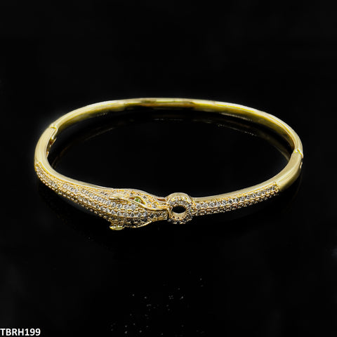 Expertly crafted, this TBRH199 GXN Imp Bracelet from TJ Wholesale Pakistan is a must-have fashion accessory. Made with high-quality materials, this bracelet is an affordable alternative to expensive jewelry. Perfect for any occasion, it adds a touch of elegance to any outfit.
