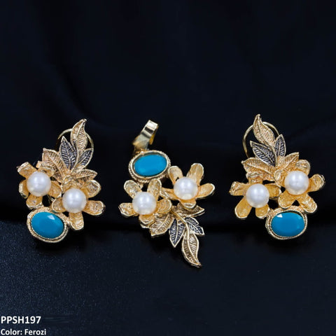 This PPSH197 MZM Flower Leaf's Pendant Set is a beautiful fashion accessory from TJ Wholesale Pakistan. Made from high-quality materials, this fashion jewelry is perfect for adding a touch of elegance to any outfit. With its intricately designed flower and leaf pendant, this set is a must-have for any fashion-forward individual.