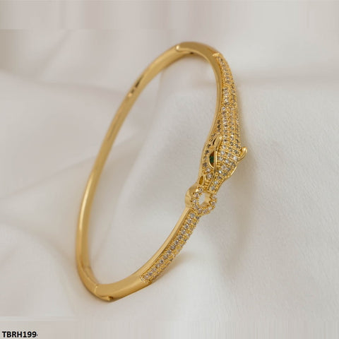 Expertly crafted, this TBRH199 GXN Imp Bracelet from TJ Wholesale Pakistan is a must-have fashion accessory. Made with high-quality materials, this bracelet is an affordable alternative to expensive jewelry. Perfect for any occasion, it adds a touch of elegance to any outfit.