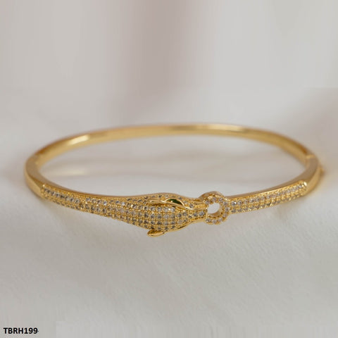 Expertly crafted, this TBRH199 GXN Imp Bracelet from TJ Wholesale Pakistan is a must-have fashion accessory. Made with high-quality materials, this bracelet is an affordable alternative to expensive jewelry. Perfect for any occasion, it adds a touch of elegance to any outfit.