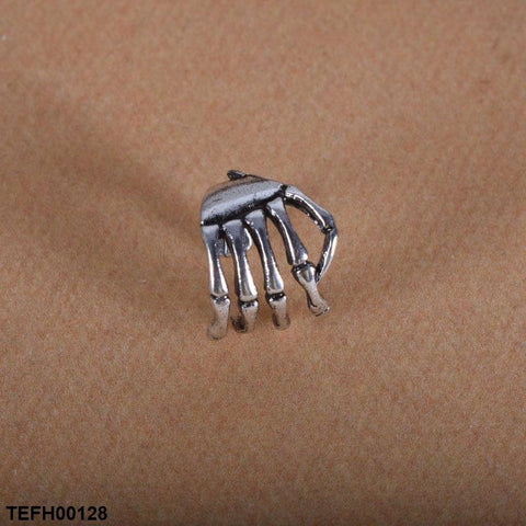 TEFH00128 QWN Skeleton Hand Ear Cuff Single - TEFH