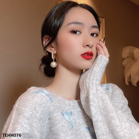 TEHH076 YQG C Shape Pearl Hoops Pair - TEHH