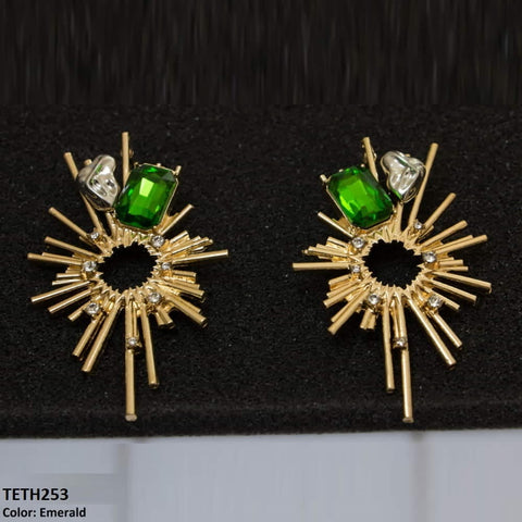 Expertly crafted and designed, the TETH253 CHU Ear Tops Pair from TJ Wholesale Pakistan is the perfect addition to any outfit. Made with high-quality materials and featuring fashionable, artificial jewelry, these ear tops are a must-have fashion accessory. Elevate your style with this stunning and versatile pair.