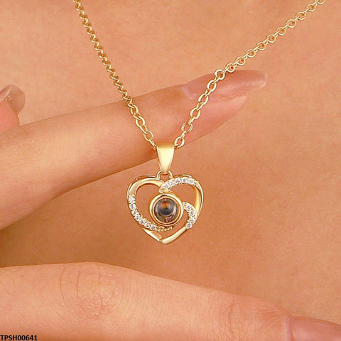 TPSH00641 QWN Heart-Eye Pendent with chain - CPSH