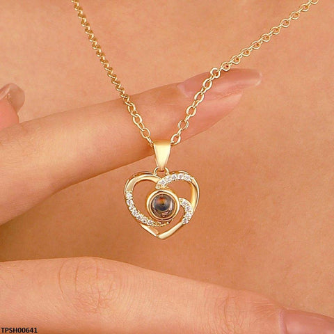 TPSH00641 QWN Heart-Eye Pendent with chain - CPSH