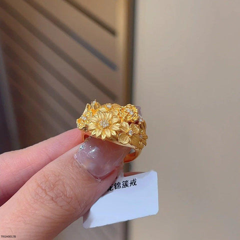 TRGH00178 GWH Triple Flower Ring - TRGH