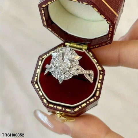 TRSH00852 CSH Flower Oval Ring - TRSH