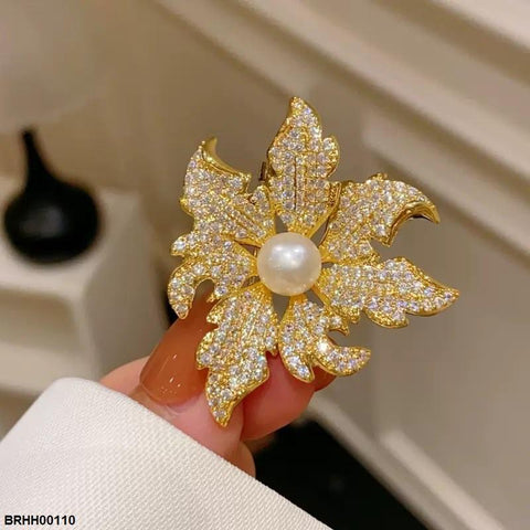 BRHH00110 XST Maple Leaf Zircon Broach - BRHH