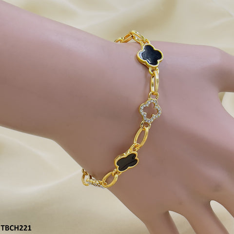 Introducing the TBCH221 ZXS Clover Beads Bracelet - the perfect addition to your fashion collection. Made with expert craftsmanship and quality materials, this openable bracelet from TJ Wholesale Pakistan is both fashionable and timeless. Elevate any outfit with this stylish and affordable fashion accessory.