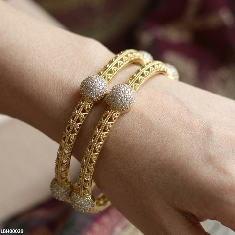 LBH00029 ANI Round Stone Bangles Set- LBH