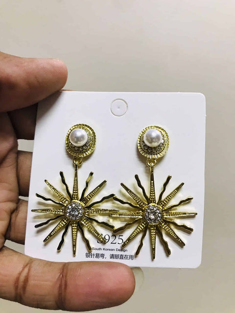 CEDH128 DDJ Pearl Star Drop Earrings Pair - CEDH