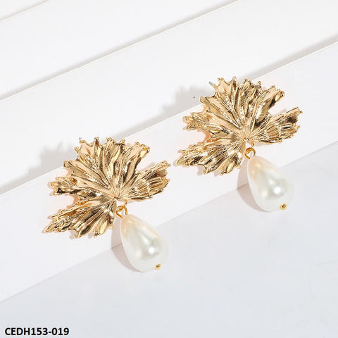 Add a touch of elegance to your outfit with the CEDH153 ZLX Leaf Pearl Drop Earrings Pair. These fashion jewelry pieces are handcrafted with precision and feature an intricate leaf design adorned with delicate pearls. Made from high-quality materials from TJ Wholesale Pakistan, these earrings are the perfect addition to any fashion accessory collection.