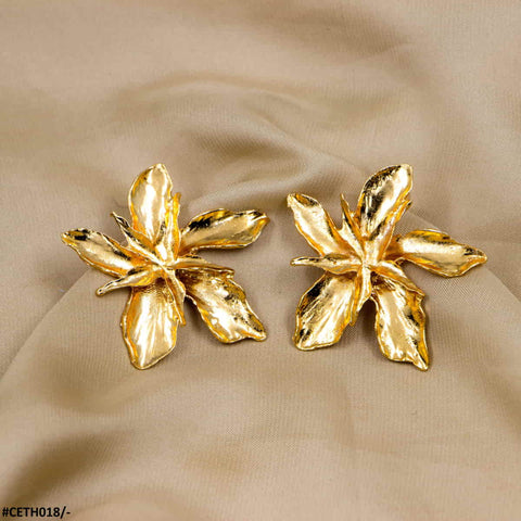 Discover a new world of fashion with CETH018 JMN Edge Layer Flower Stud Tops Pair. Made with artificial jewelry and accessories, these stunning earrings from TJ Wholesale Pakistan will elevate any outfit with style. Perfect for fashion-forward individuals looking to add a touch of elegance to their wardrobe.