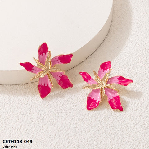 CETH113 YYE Painted Leaf Studs Pair - CETH