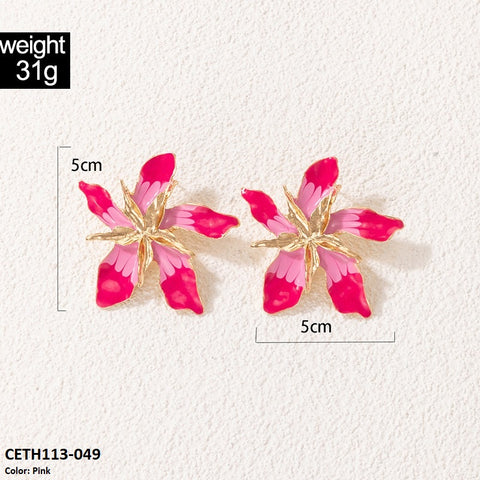 CETH113 YYE Painted Leaf Studs Pair - CETH