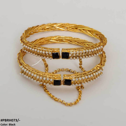 Elevate your style with the PBRH073 MZM Bracelet Pair from TJ Wholesale Pakistan. These fashion accessories add a touch of elegance to any outfit, without breaking the bank. Handcrafted with precision, these artificial jewelry pieces are the perfect addition to any fashion-forward wardrobe.