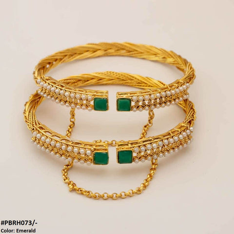 Elevate your style with the PBRH073 MZM Bracelet Pair from TJ Wholesale Pakistan. These fashion accessories add a touch of elegance to any outfit, without breaking the bank. Handcrafted with precision, these artificial jewelry pieces are the perfect addition to any fashion-forward wardrobe.