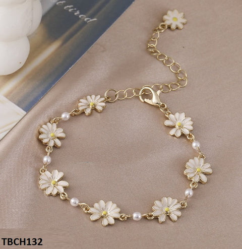 Elevate your style with the TBCH132 LSH Pearl Flower Hand Bracelet from TJ Wholesale Pakistan. Made with high-quality fashion jewelry, this artificial jewelry piece will add a touch of elegance to any outfit. Perfect for any occasion, this fashion accessory is a must-have for any wardrobe.